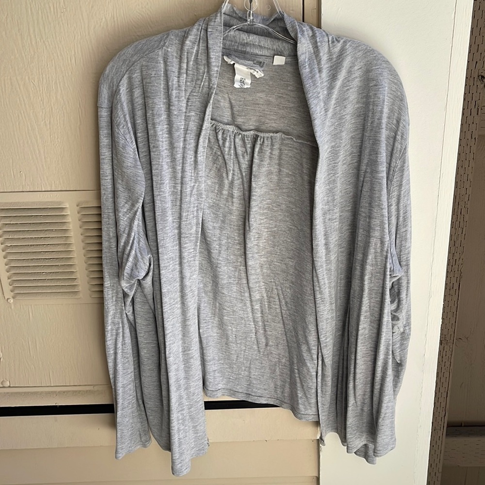 USED H&M women’s knit top, size XL